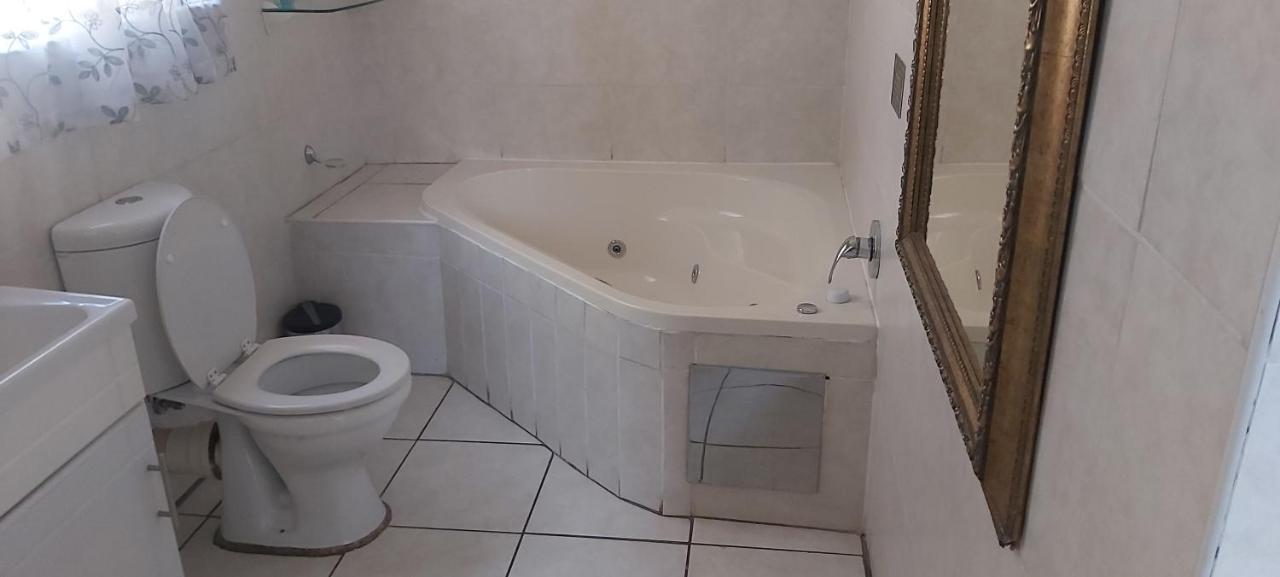 African Elephant Guesthouse Germiston Exterior foto