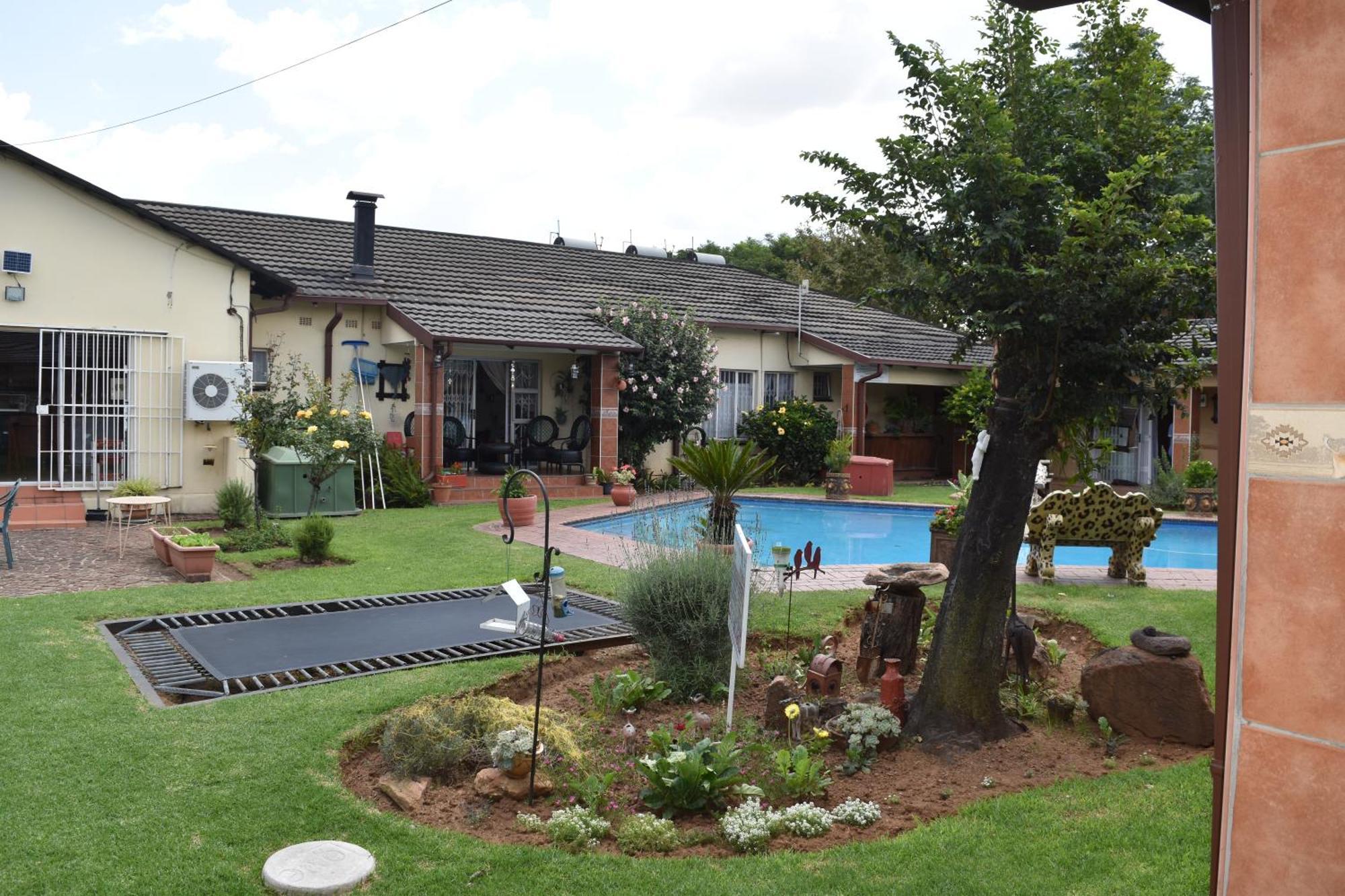 African Elephant Guesthouse Germiston Exterior foto